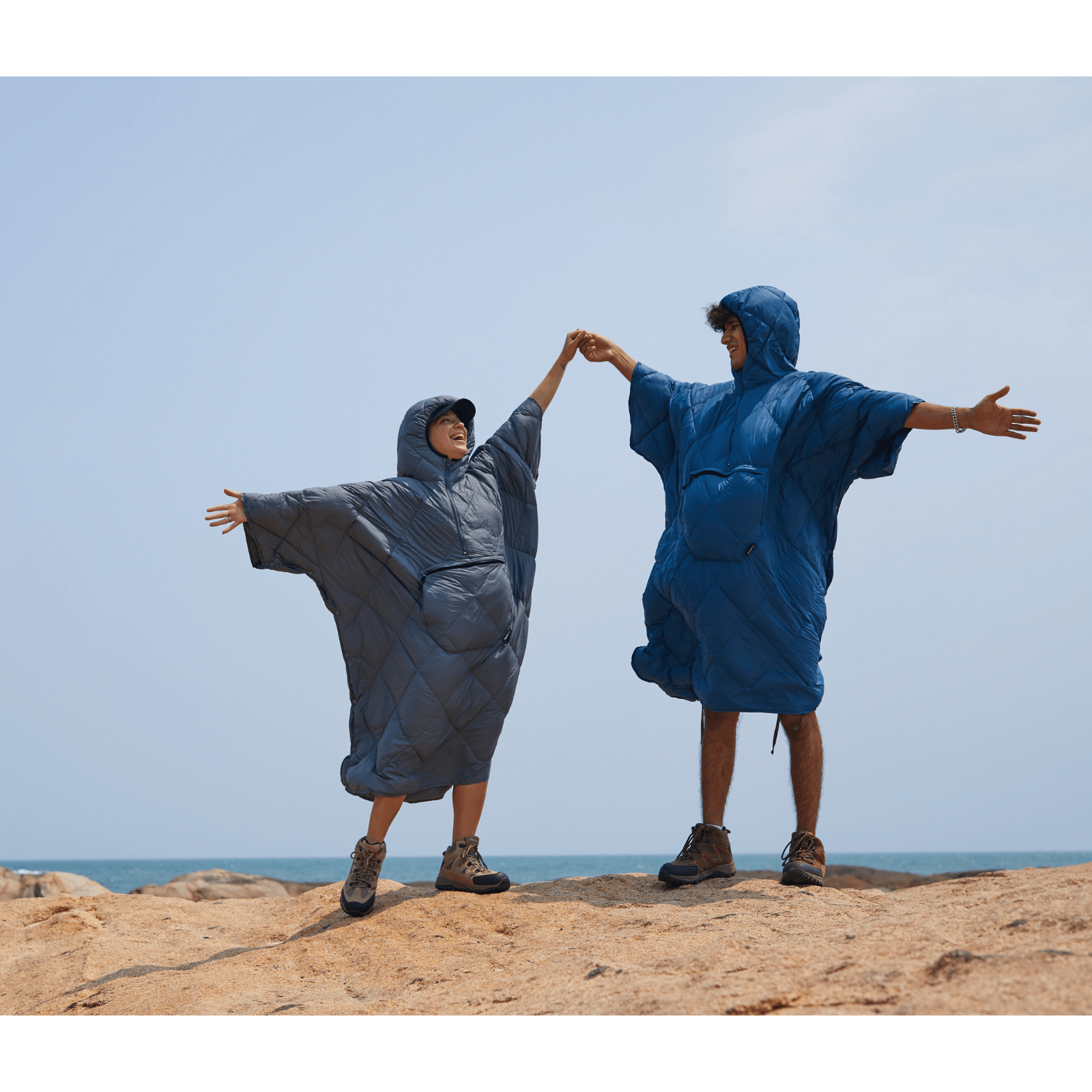 Water-resisitant Blanket Multifunctional Poncho Cloak with Hat